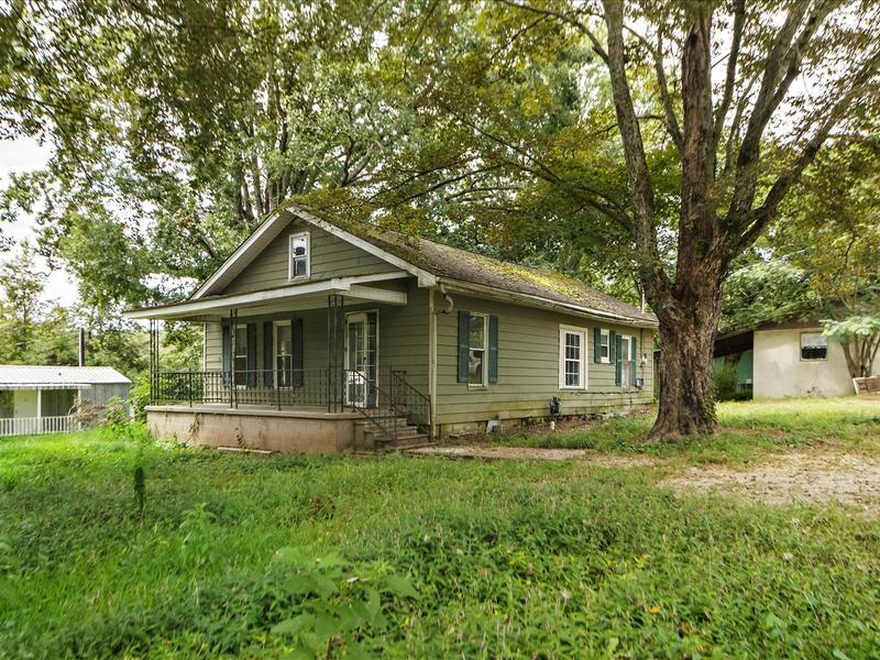 House in Lawrenceburg, Tennessee bought for cash